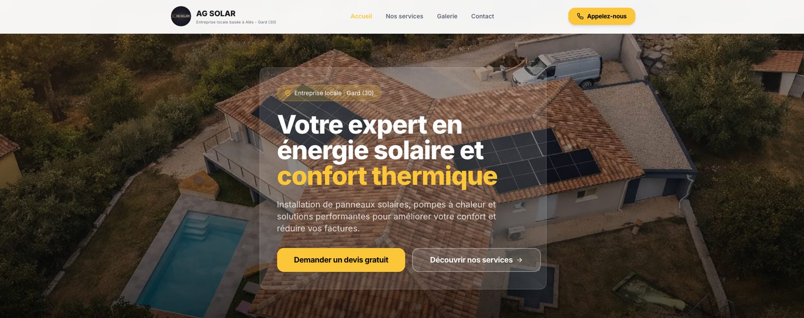 Nouveau site AG Solar : photo aérienne d'une maison équipée de panneaux, titre lisible et deux boutons d'appel à l'action.